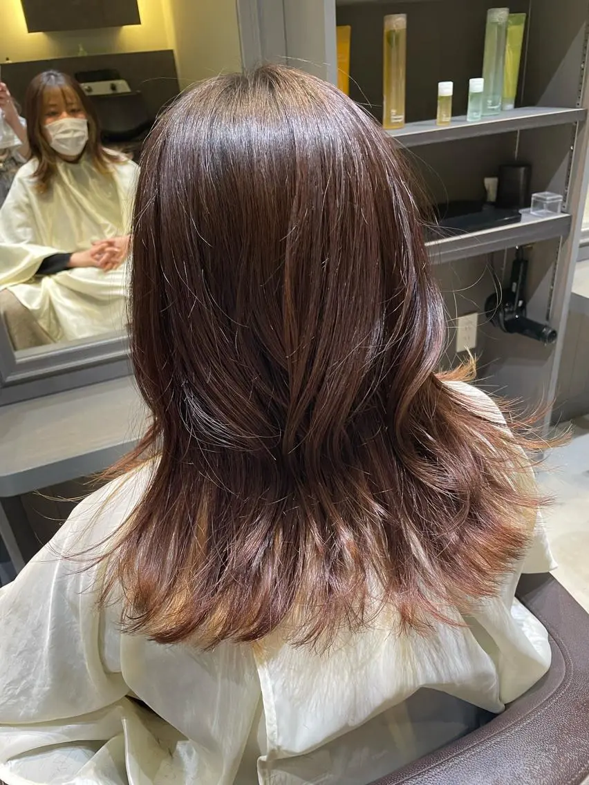 セミロング レイヤーカット 近野 美月のヘアスタイル