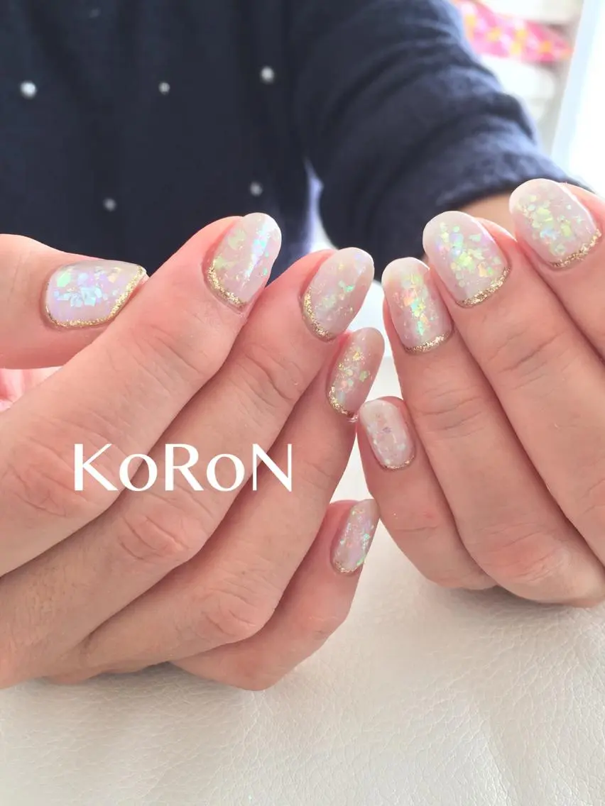 ネイル オーロラネイル ホログラムネイル キラキラネイル 自宅サロン鎌倉 KORONのネイルデザイン