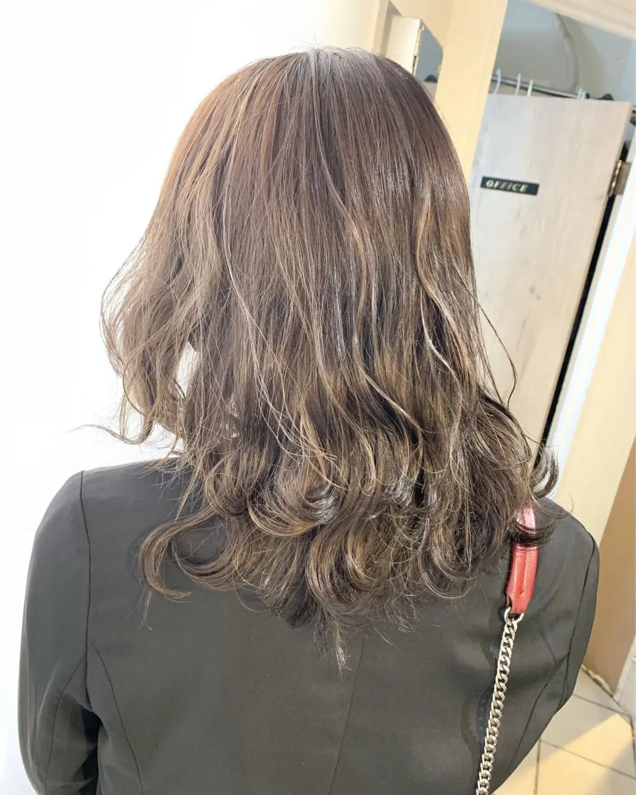 セミロング カラー パーマ ヘアアレンジ メンズ キッズ ネイル マツエク・マツパ 酸性ストレート 髪質改善大槻勇樹のヘアスタイル