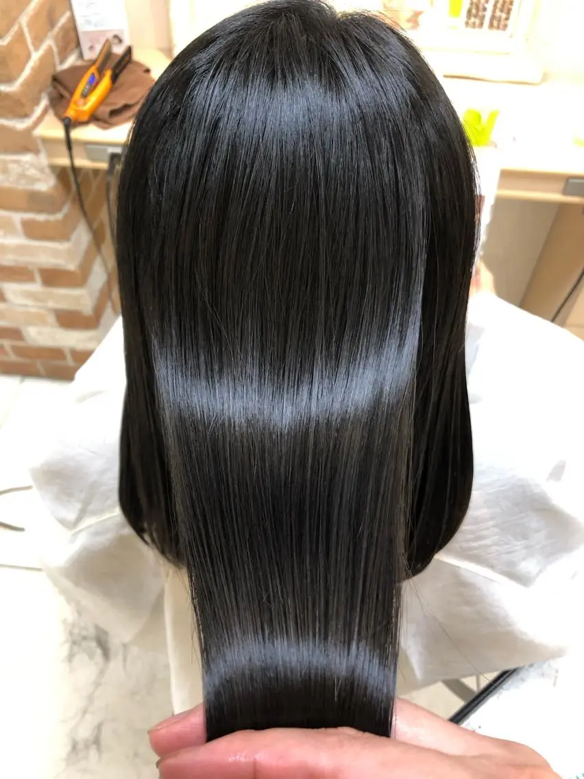 セミロング パーマ 髪質改善 縮毛矯正 丸みショートボブ タッセルボブ 吉野のヘアスタイル