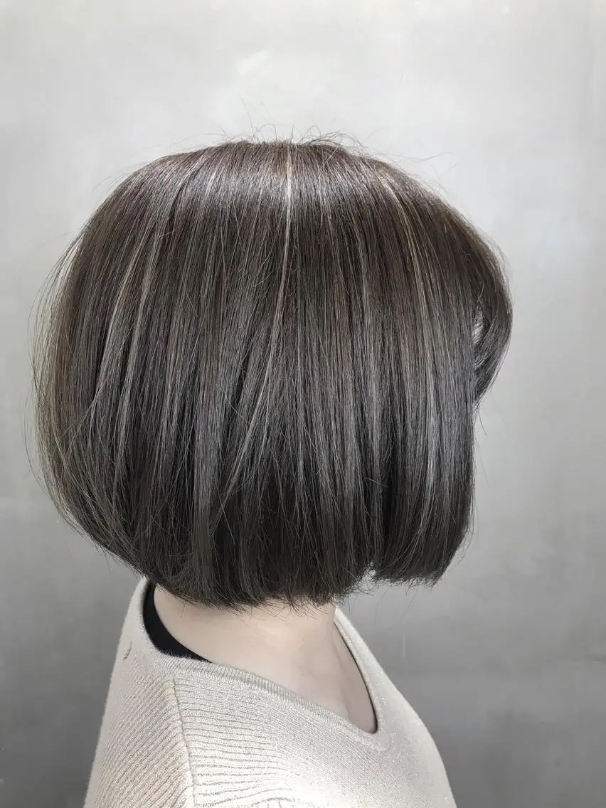 ショート カラー グレージュ ボブ 【透明感、艶髪】西村 有司のヘアスタイル