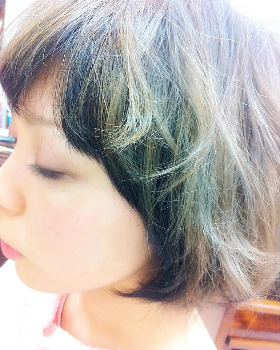 ショート カット ヘアカラー トリートメント 鈴木 悠のヘアスタイル