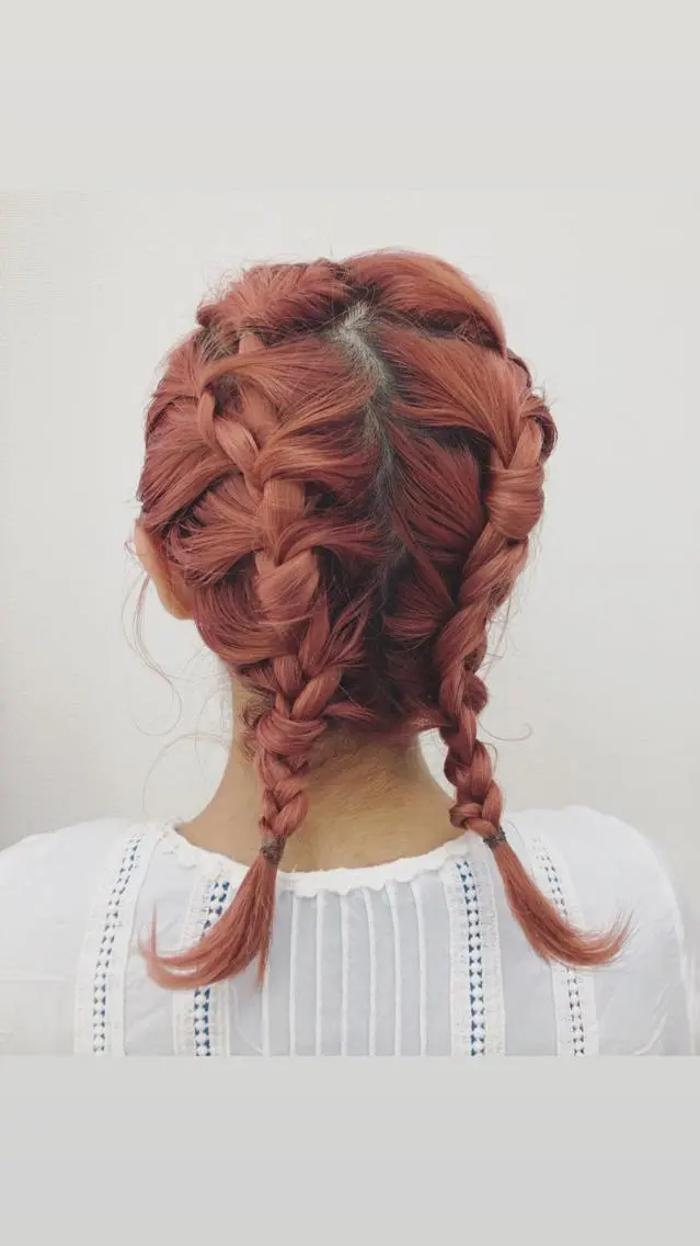 セミロング カラー ハイトーンカラー ヘアカラー ⚪️ISHIZUKA AOI⚪️のヘアスタイル