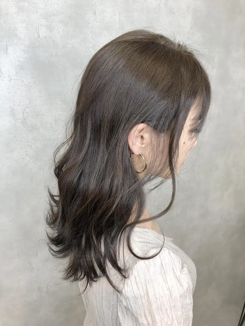 セミロング カラー ヘアアレンジ アッシュ ベージュカラー グレージュ universe tokyoのヘアスタイル