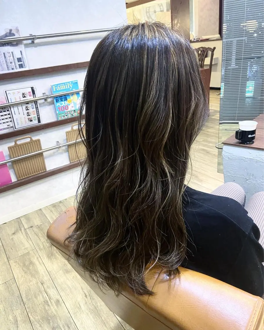 セミロング カラー 川本 あゆのヘアスタイル