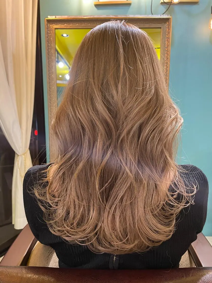 ロング カラー アッシュ グラデーションカラー カット パーマ 末石 智のヘアスタイル