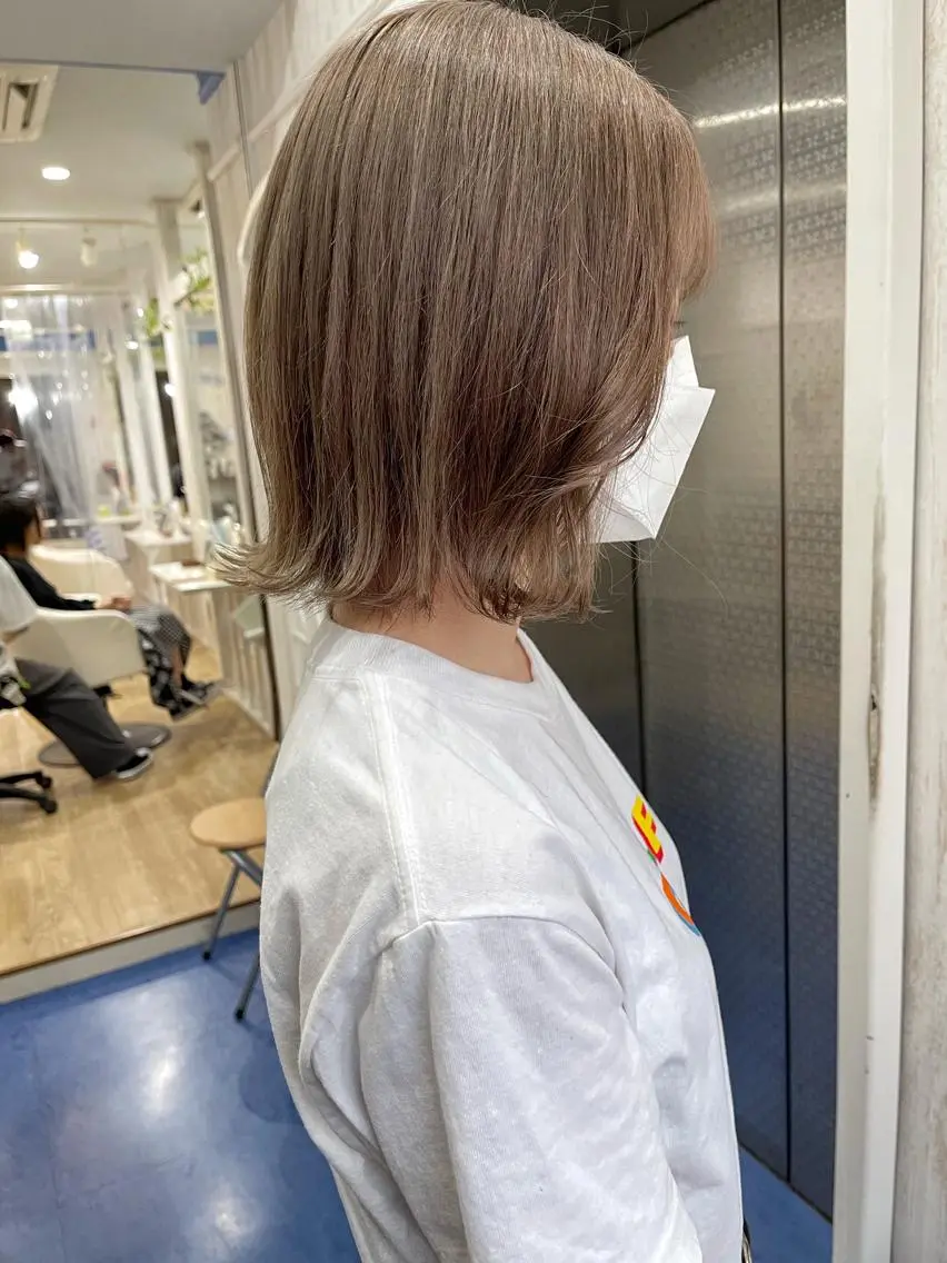 カラー white.梅田 デザインカラー🦄のヘアスタイル