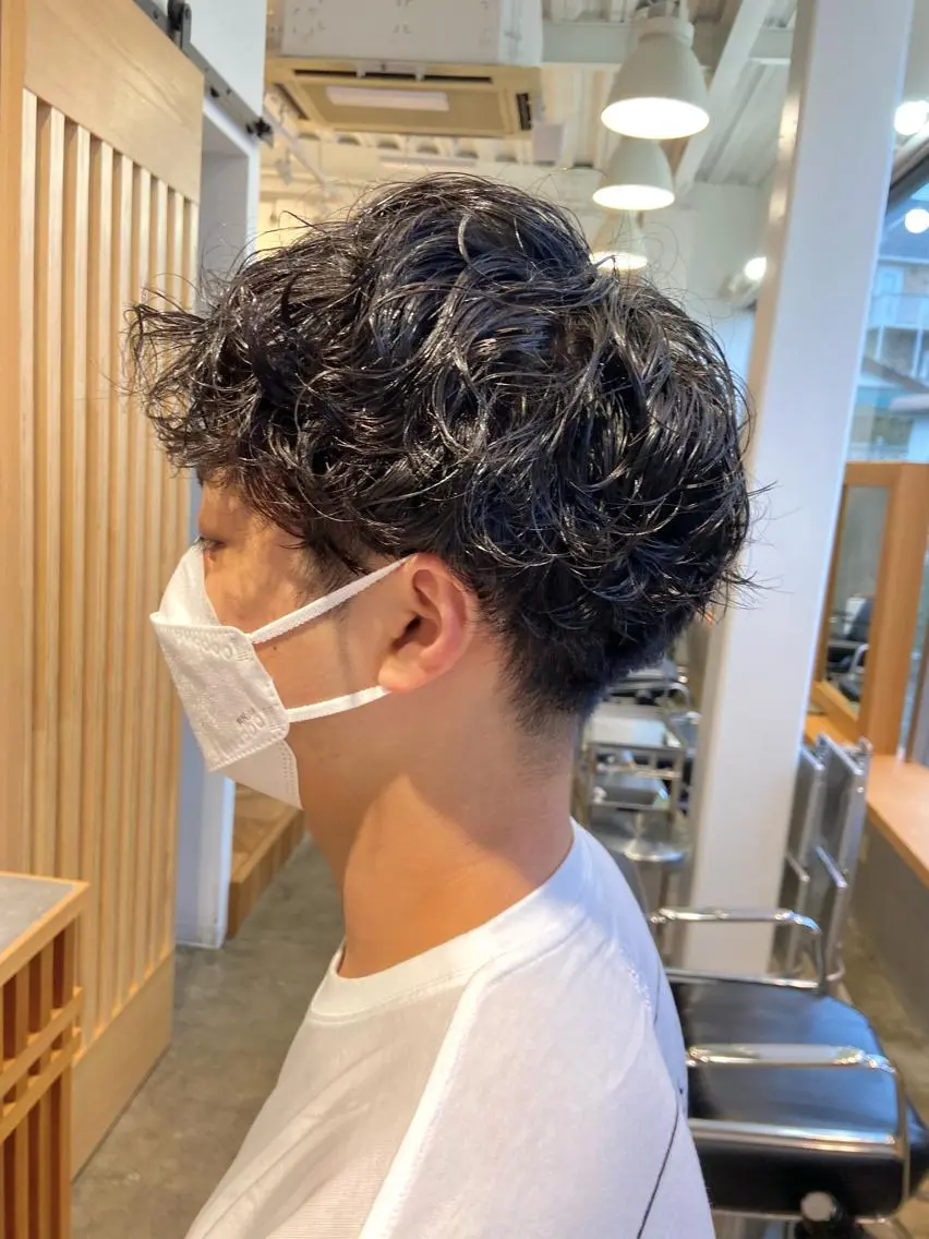 パーマ メンズ ショート/ウルフ ハイトーン/カイセイのヘアスタイル