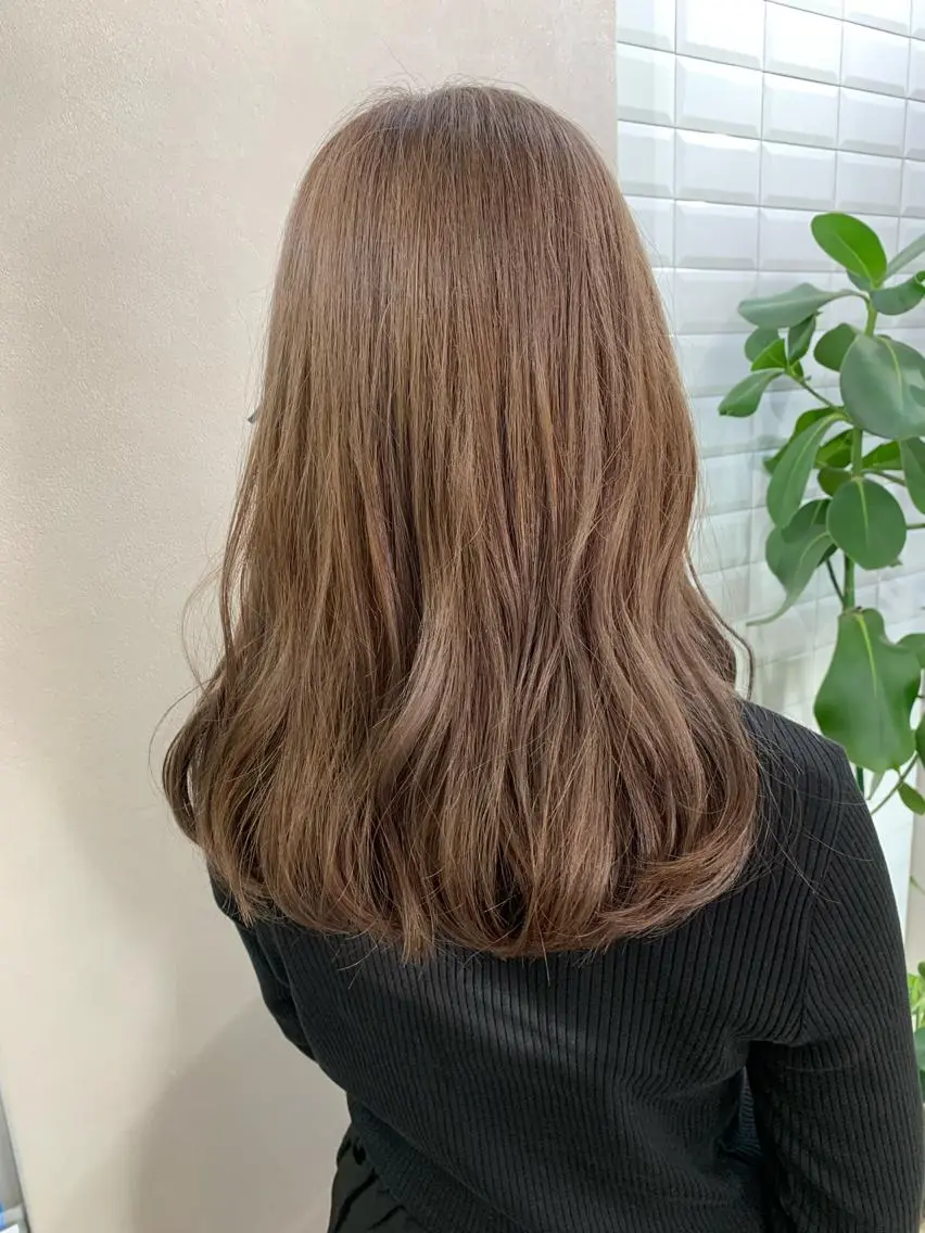 ロング カラー ベージュカラー ブリーチ カット ヘアカラー トリートメント hubhair レイヤー/透明感のヘアスタイル