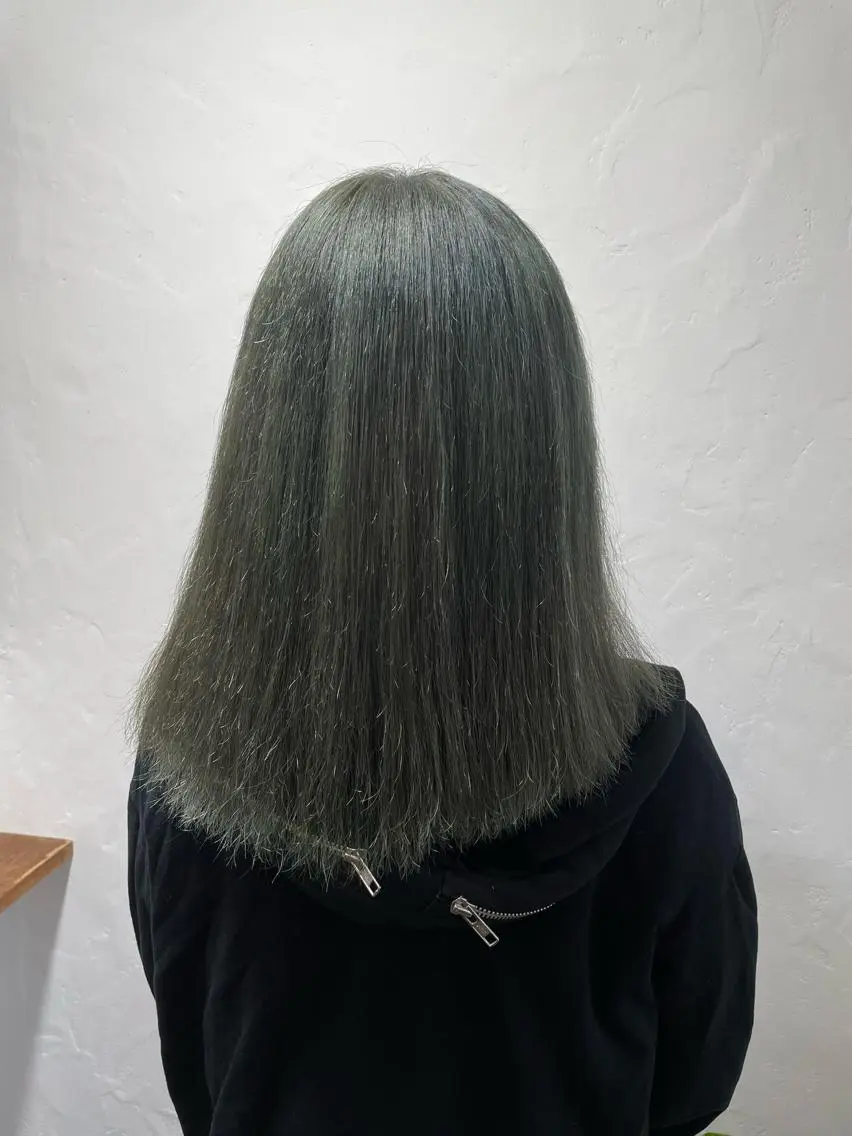 カラー グレージュ カーキグレージュ ✨透明感カラー🌱 上村 舜のヘアスタイル