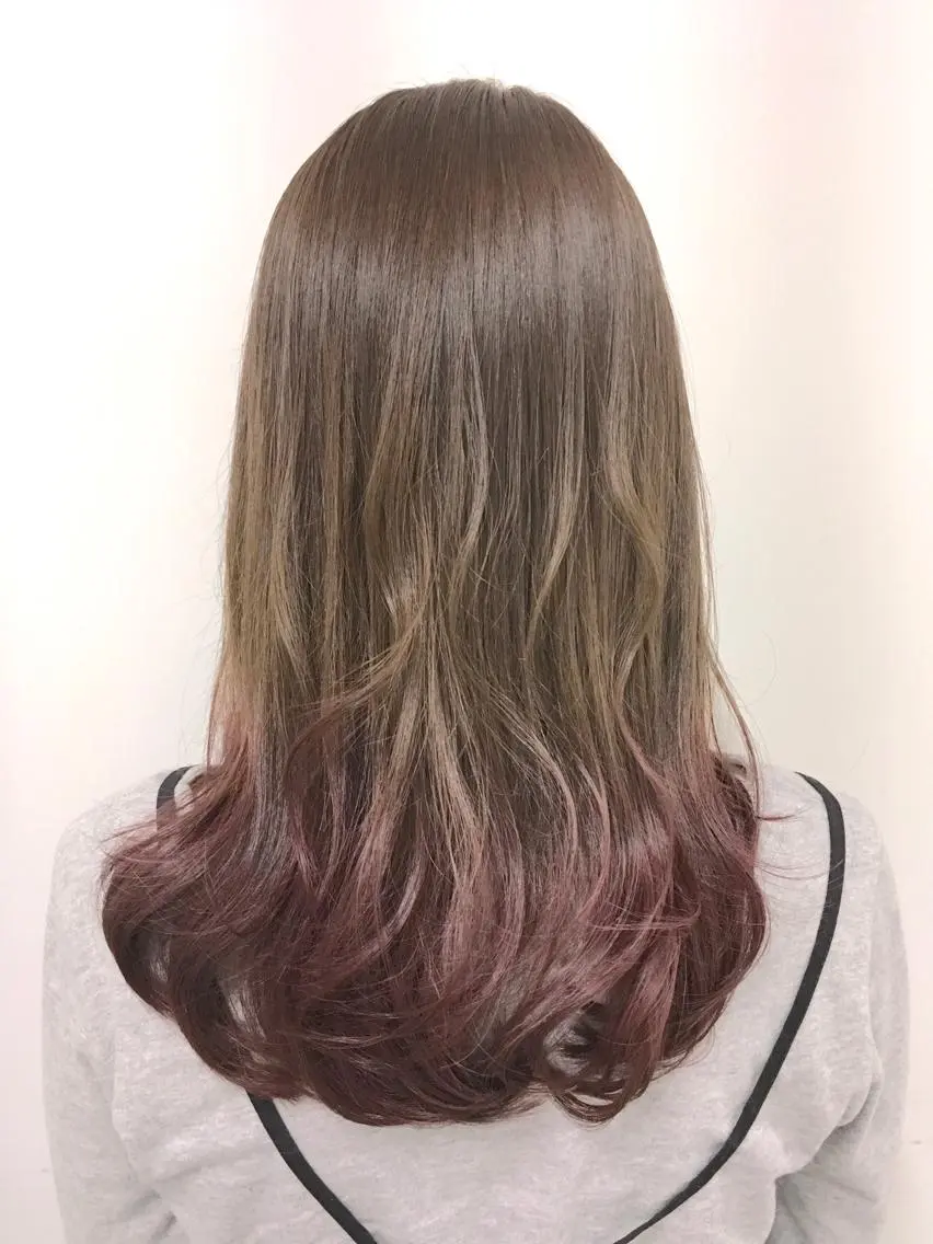 ロング カラー ベージュカラー グラデーションカラー ピンクカラー ピンクベージュ カット ヘアカラー トリートメント ヘアセット yoshi ☆のヘアスタイル