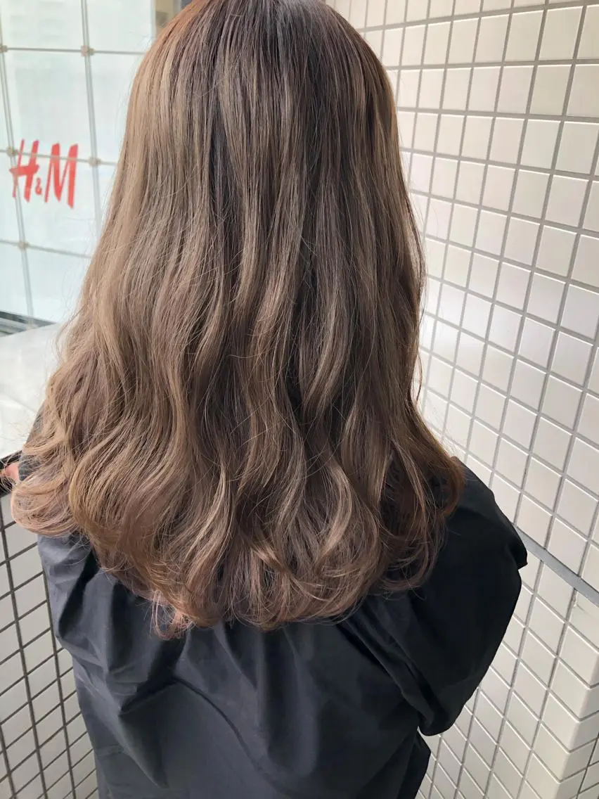 ミディアム カラー アッシュ アッシュブラウン ブラウンカラー 女性リピ90%🍨 🩷佐藤みずきのヘアスタイル