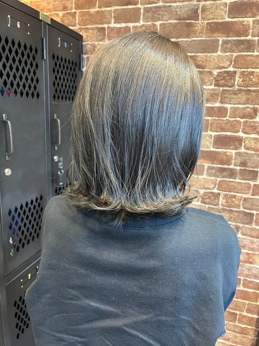 セミロング カラー パーマ ヘアアレンジ メンズ キッズ ネイル マツエク・マツパ アイブロウ メンズブリーチ メンズハイライト メンズインナーカラー メンズ韓国風 ブリーチ 久木原 ゆりのヘアスタイル