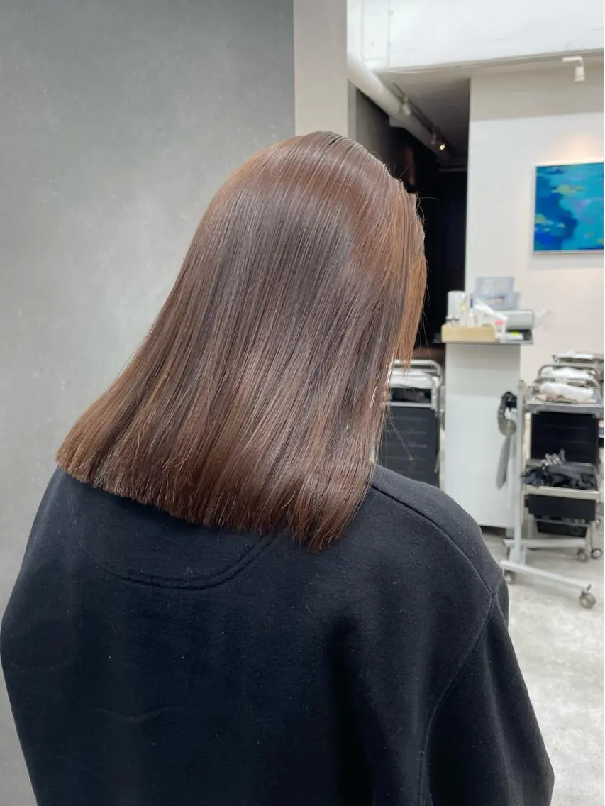 ミディアム パーマ 縮毛矯正 青髪特化🩵 ダブルカラーのヘアスタイル