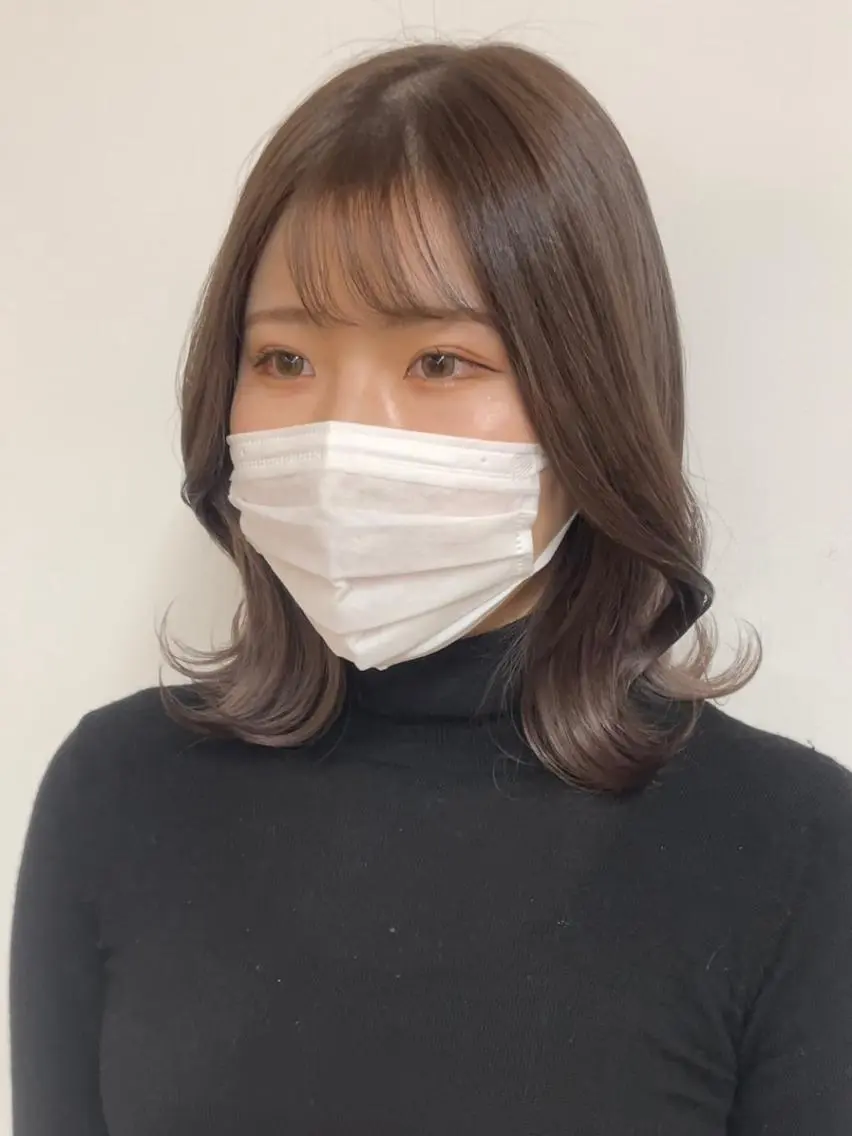 ミディアム カラー グレージュ くびれヘア チヒョ🦋 韓国hair🇰🇷のヘアスタイル