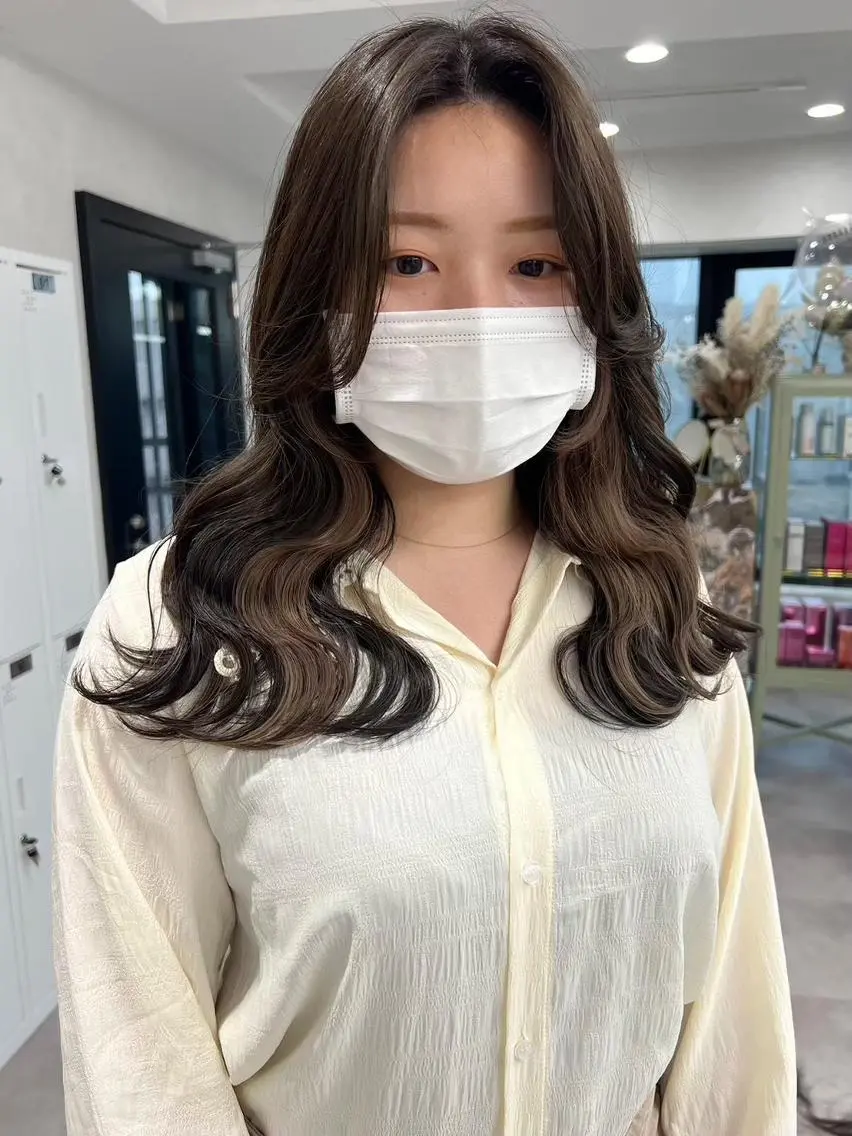 セミロング カラー 盛れる艶髪カラー Harusa🎀のヘアスタイル