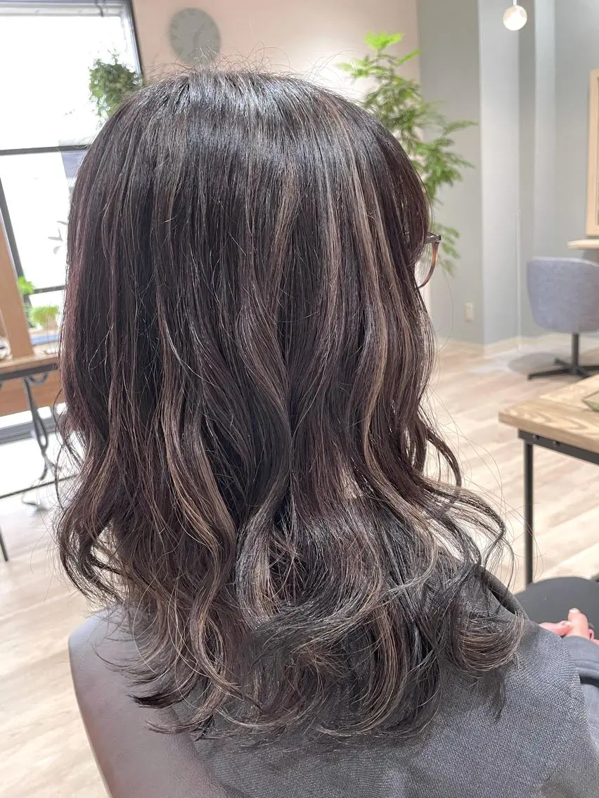ミディアム カラー ベージュカラー ハイライトカラー ハイライト ハイライト／艶カラー 大河シンジのヘアスタイル