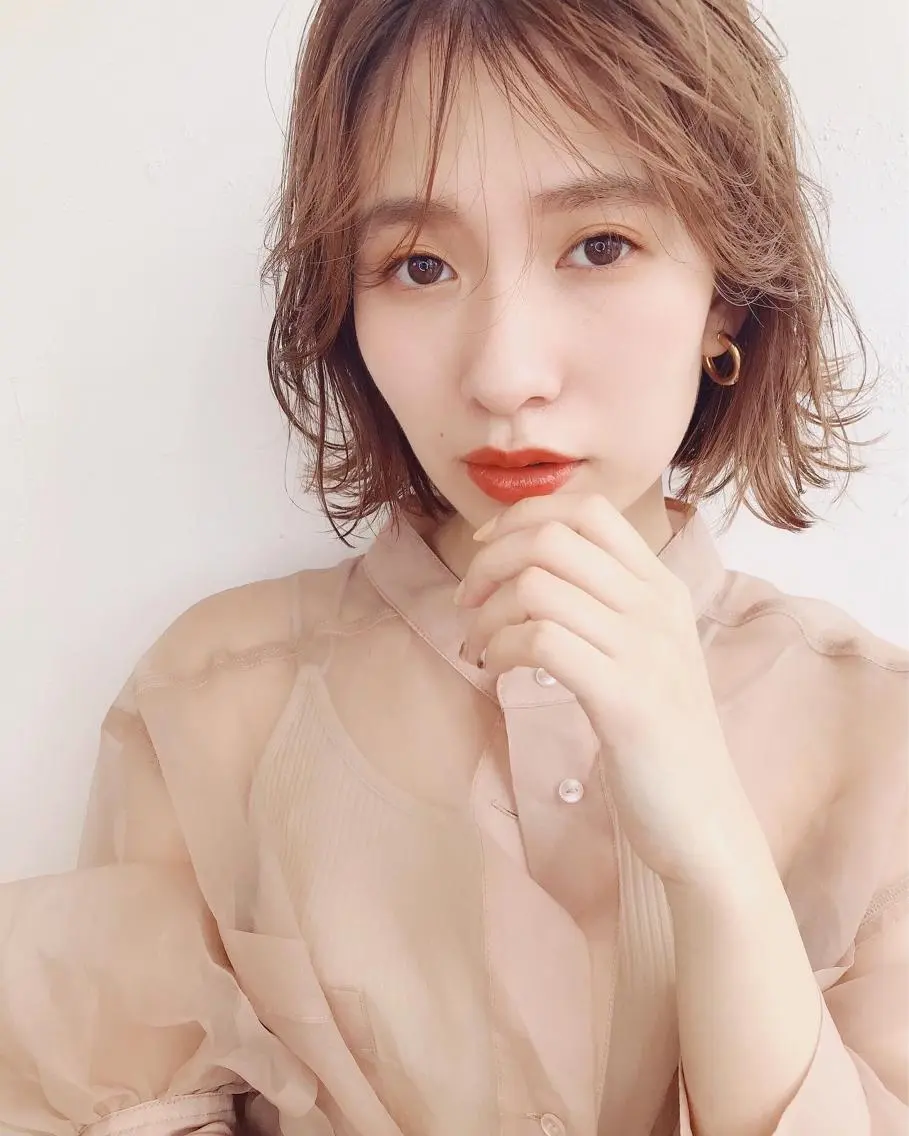 ミディアム 鎌倉 彩のヘアスタイル
