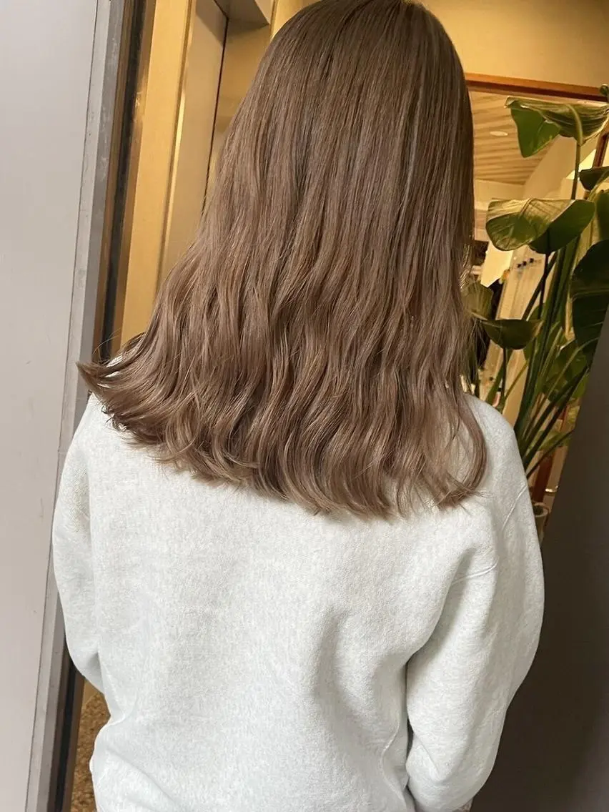 ロング カラー ブリーチ ブラウンカラー ショコラブラウン ダブルカラー ブリーチなしカラー TIGRE kamitoriのヘアスタイル