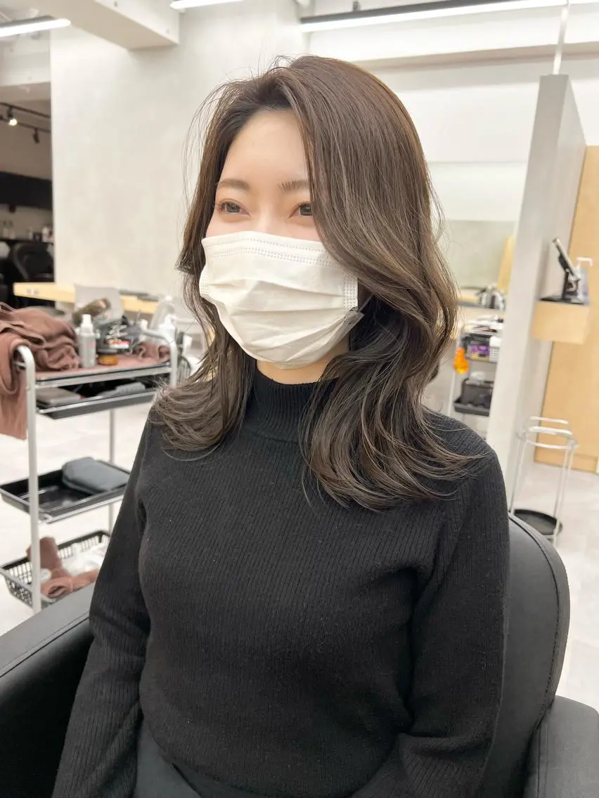 ミディアム カラー 🫧艶ダブルカラー ブリーチ🫧トモヤのヘアスタイル