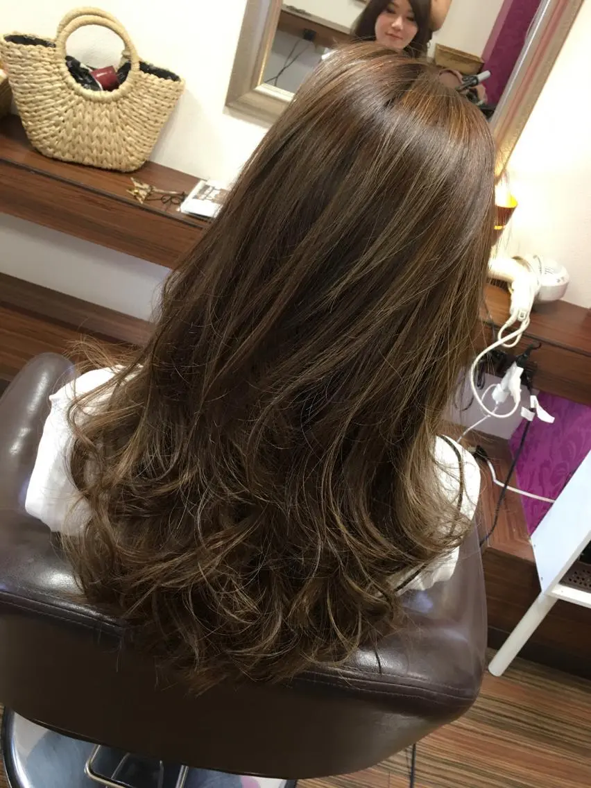ショート ミディアム セミロング ロング カラー パーマ ハイライトカラー ハイライト 吉本 yoshimotoのヘアスタイル