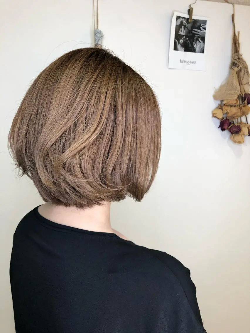 ミディアム カラー ベージュカラー カット ヘアカラー トリートメント 松佐 ゆかりのヘアスタイル