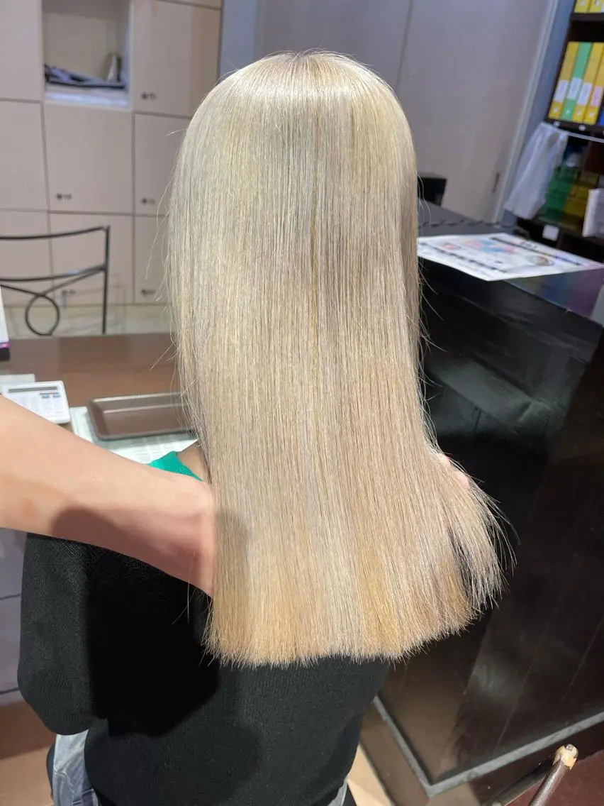 ミディアム カラー カット ヘアカラー トリートメント 海外レイヤー/ レイヤーカット/和田のヘアスタイル