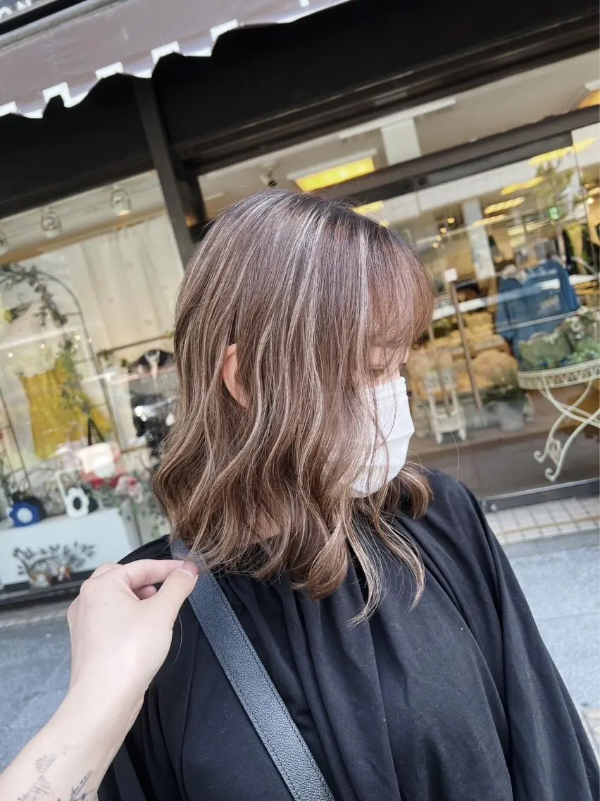 ショート カラー グレージュ ハイライトカラー ハイライト カット ヘアカラー トリートメント 指名数No.1 /NAOYAのヘアスタイル