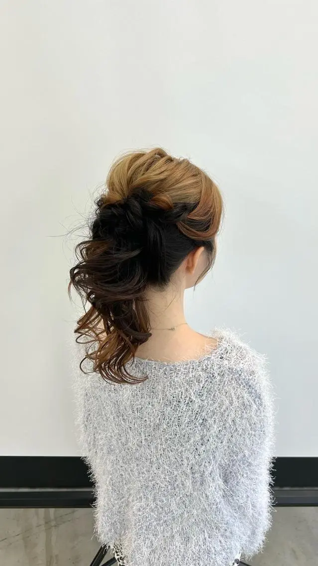セミロング ヘアアレンジ ポニーテール ヘアセット LOVEST Rihoのヘアスタイル