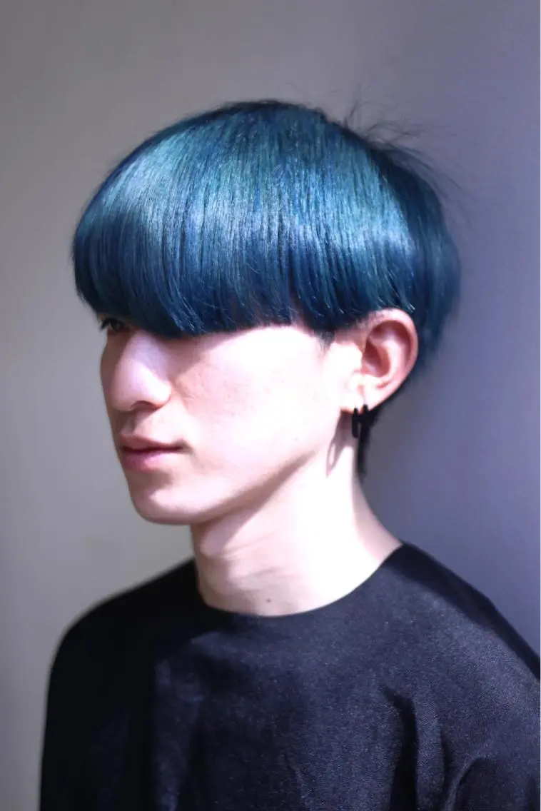 ショート カラー メンズ マッシュ ブルーカラー デザインカラー/ 推しの配色 肥後のヘアスタイル