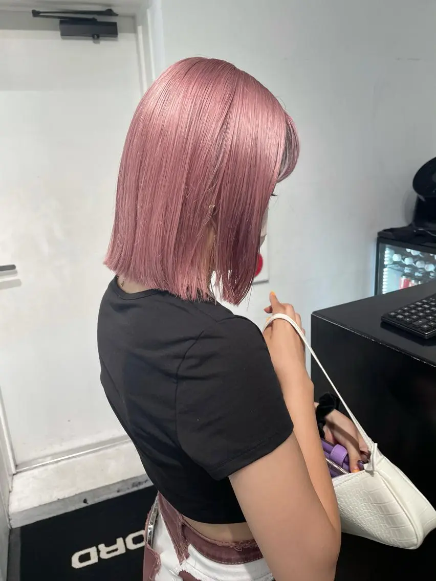 ミディアム カラー ヘアアレンジ ブリーチ ピンクカラー カット ヘアカラー トリートメント 艶ハイトーン/ヘア アレンジAYAKAのヘアスタイル