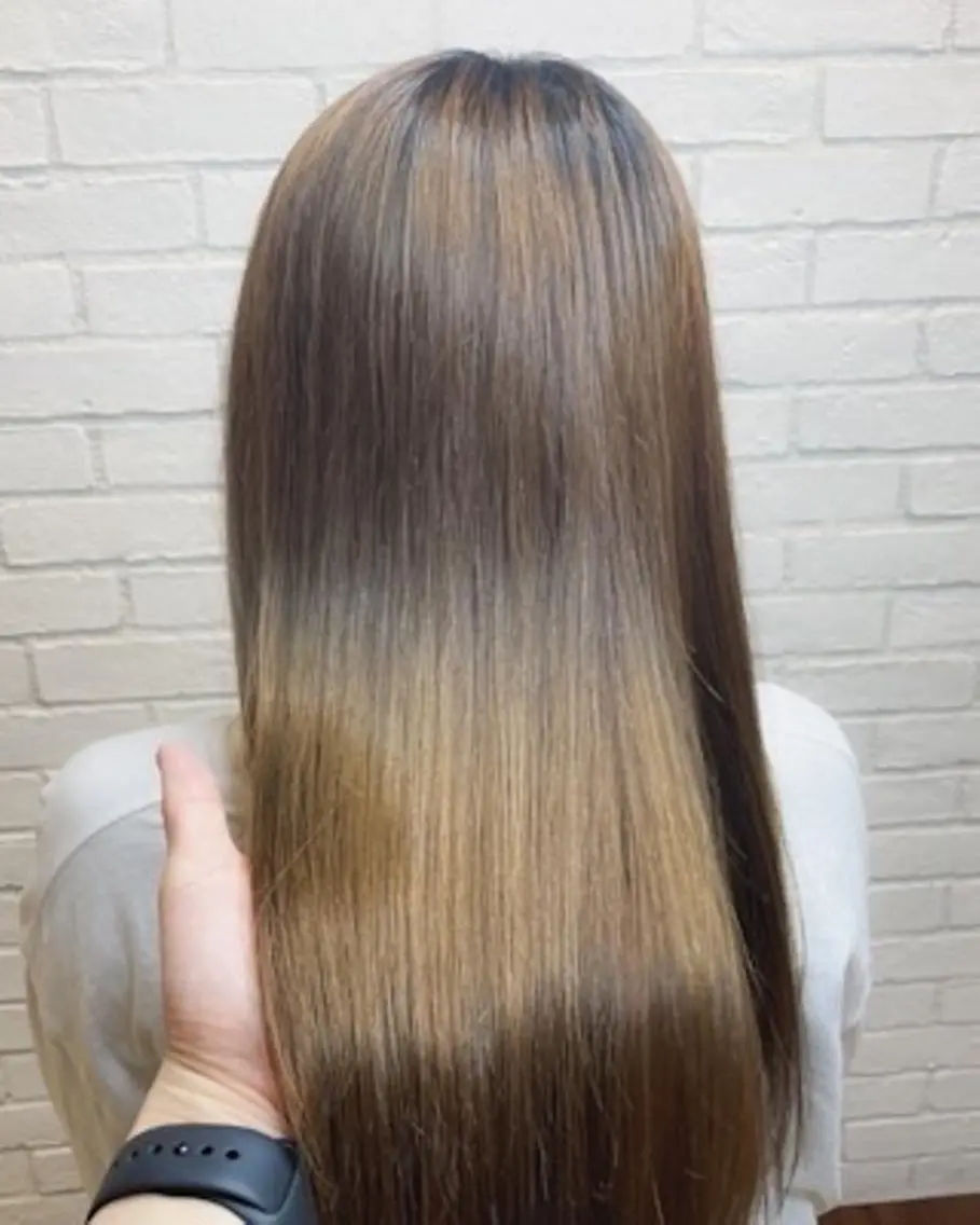 セミロング 酸性ストレート カット 縮毛矯正 トリートメント 大里 拓馬のヘアスタイル