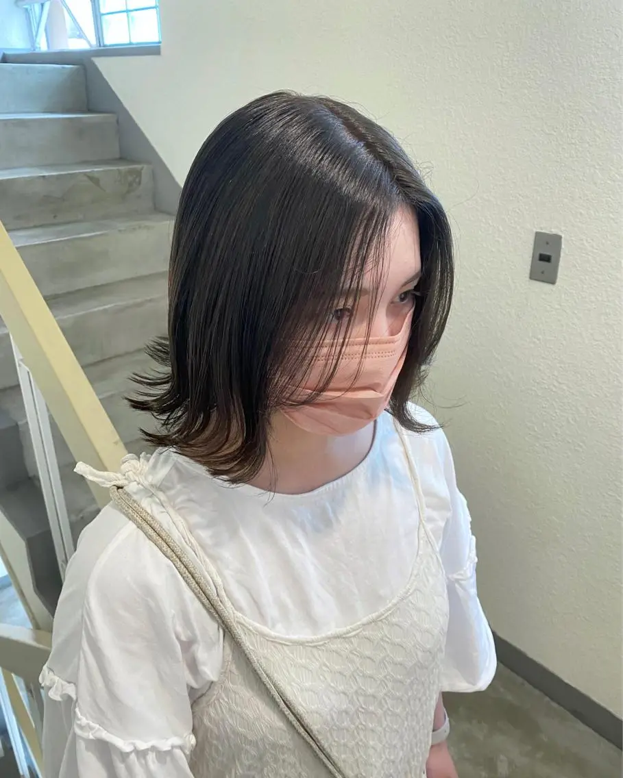 ミディアム 薄暮 マツイ　レンのヘアスタイル