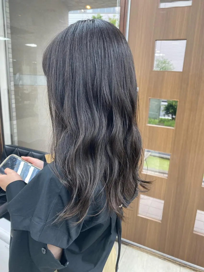 ロング ヘアカラー 月野涼風 /レイヤーカットのヘアスタイル