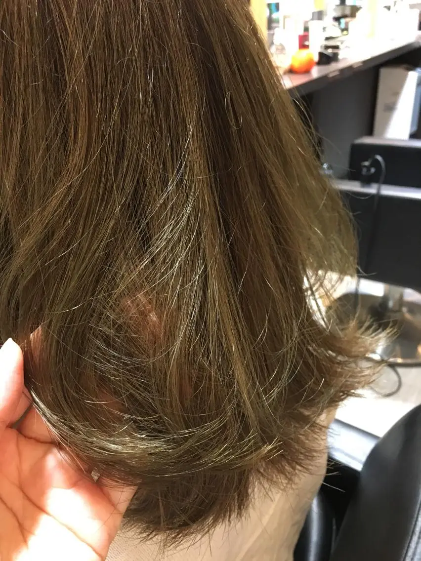 ミディアム カラー 鈴木 麻希のヘアスタイル