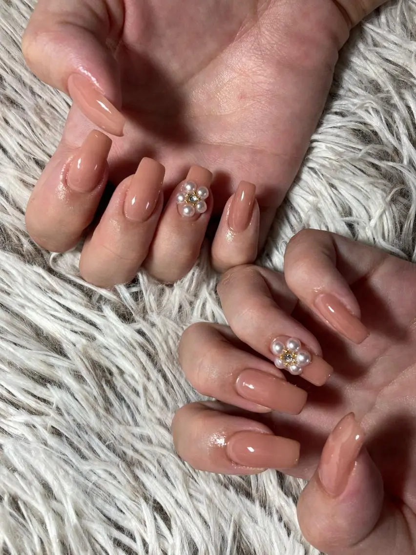 ミディアム ネイル ハンドネイル フットネイル ✴︎ Delightのネイルデザイン