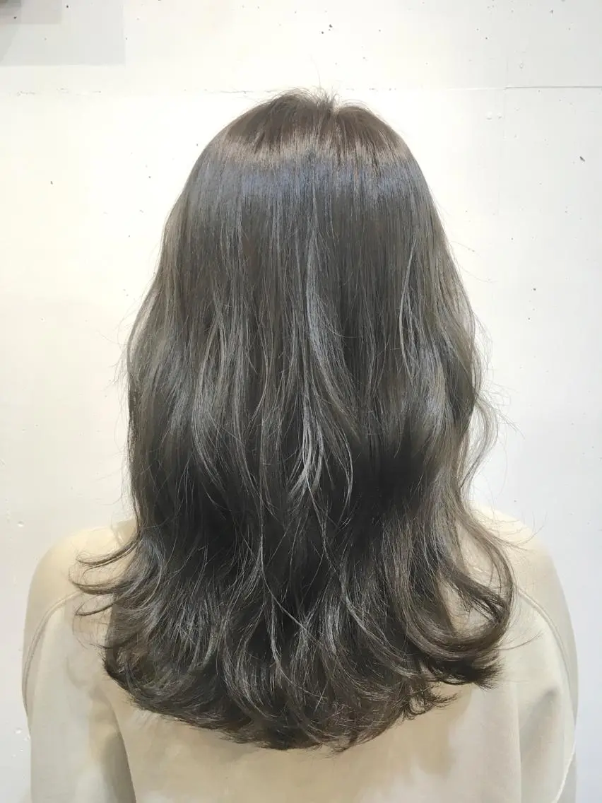 セミロング カラー グレージュ yoshi ☆のヘアスタイル