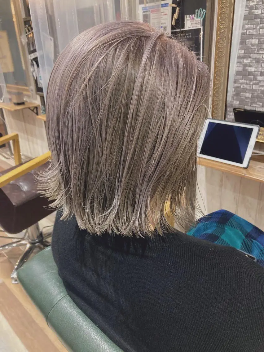 ショート カラー バレイヤージュ ブリーチ ケアブリーチ ハイトーンカラー レイヤーカット カット ヘアカラー パーマ 縮毛矯正 トリートメント 山崎 晃治のヘアスタイル