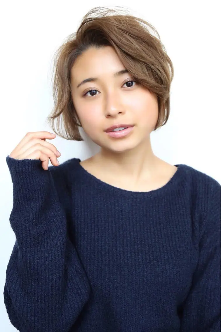 ショート 浅香 美加のヘアスタイル