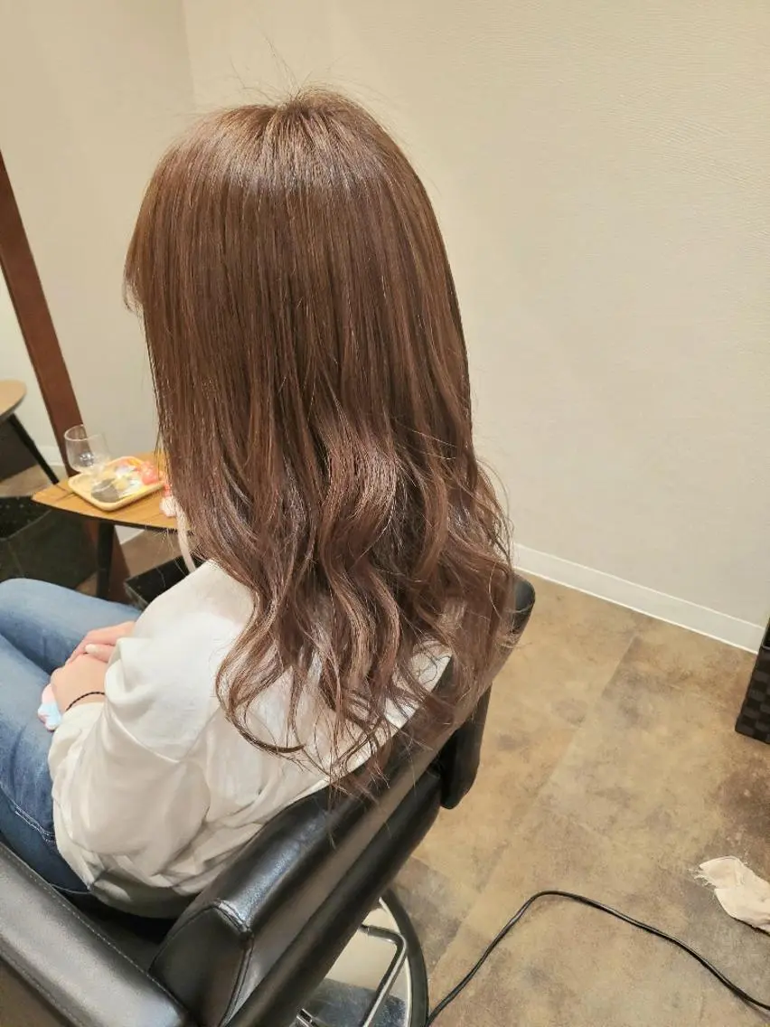 セミロング カラー ヘアアレンジ ベージュカラー ブリーチ 透明感カラー ミルクティーベージュ ブリーチなしカラー 北九州美容室 🕊️わかな✂︎のヘアスタイル