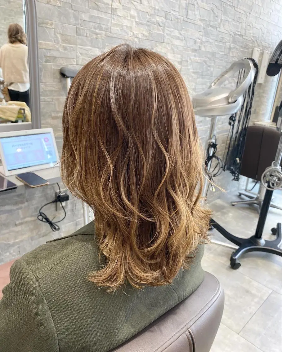 セミロング カラー LaBless梅田 🎀坂本リオのヘアスタイル