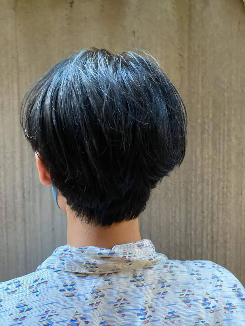 カラー メンズ 黒髪 ブルーカラー ブルーブラック 大人可愛い♡コテ巻き パーマ🌼杉田 萌恵のヘアスタイル