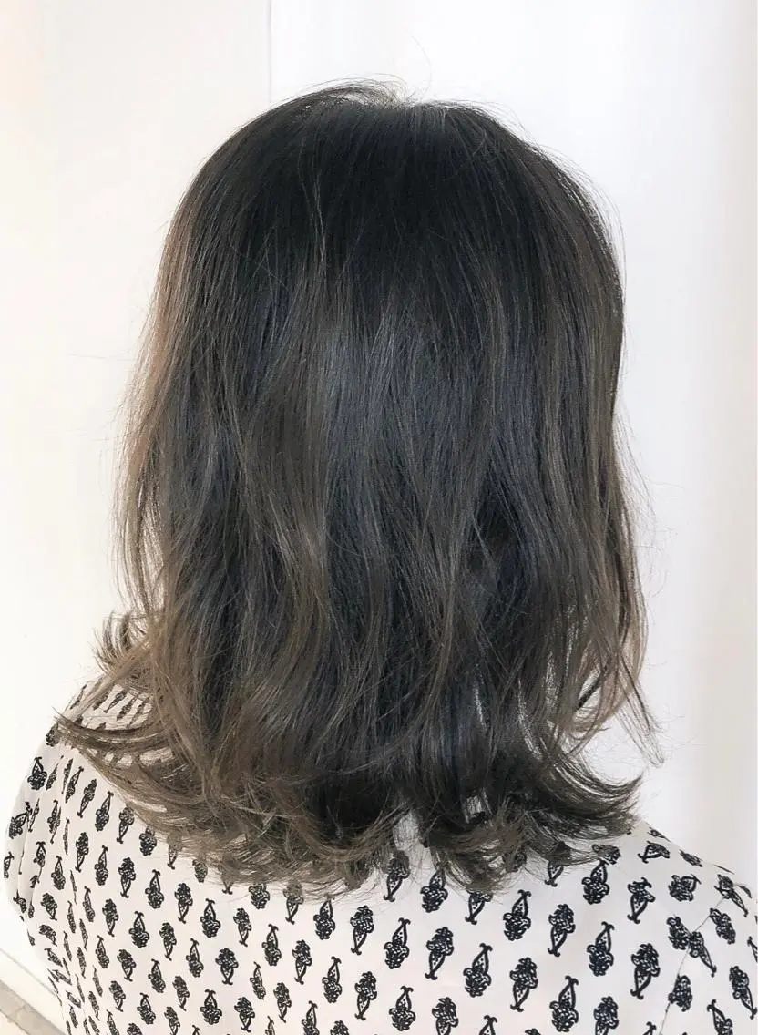 ミディアム アッシュ アッシュグレー ハイライト バレイヤージュ 藤沢 髪質改善 竹内ケンゴのヘアスタイル