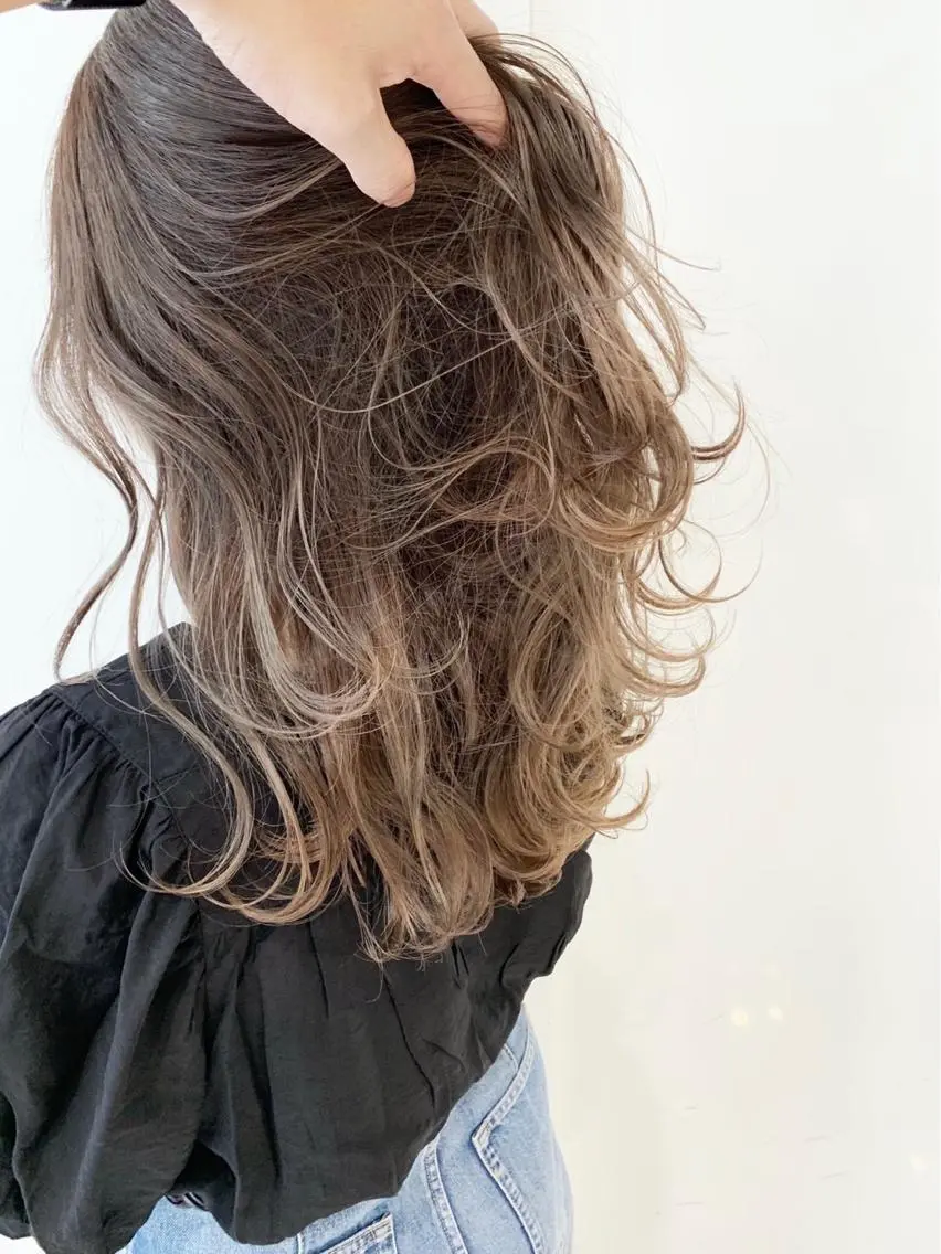 セミロング カラー ヘアアレンジ 【公式】amble luxe池袋東口🩷のヘアスタイル