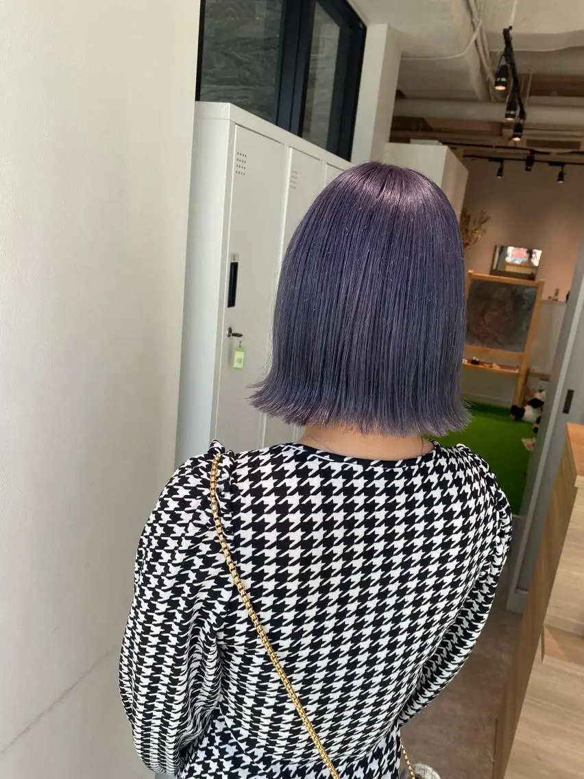 ショート カラー ブリーチ パープルカラー 外ハネヘア カット ヘアカラー オスズ 🎀´-のヘアスタイル