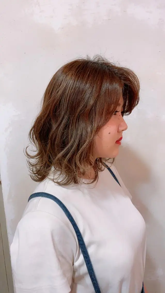 ミディアム カラー レイヤーカット 外ハネヘア 森 早希絵のヘアスタイル