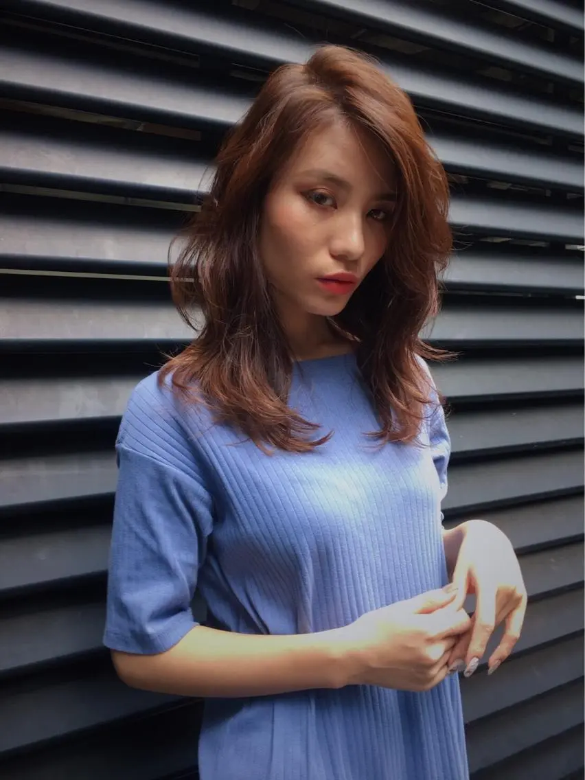 セミロング 横田 美咲のヘアスタイル