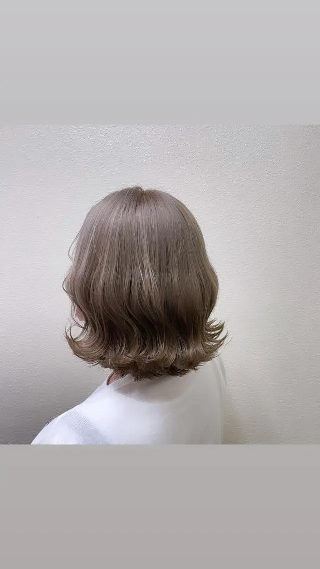 ミディアム パーマ ヘアアレンジ メンズ キッズ ネイル マツエク・マツパ メンズブリーチ メンズハイライト メンズインナーカラー メンズ韓国風 韓国風マツエク 切りっぱなしヘアボブ ミディアムヘアRYOのヘアスタイル