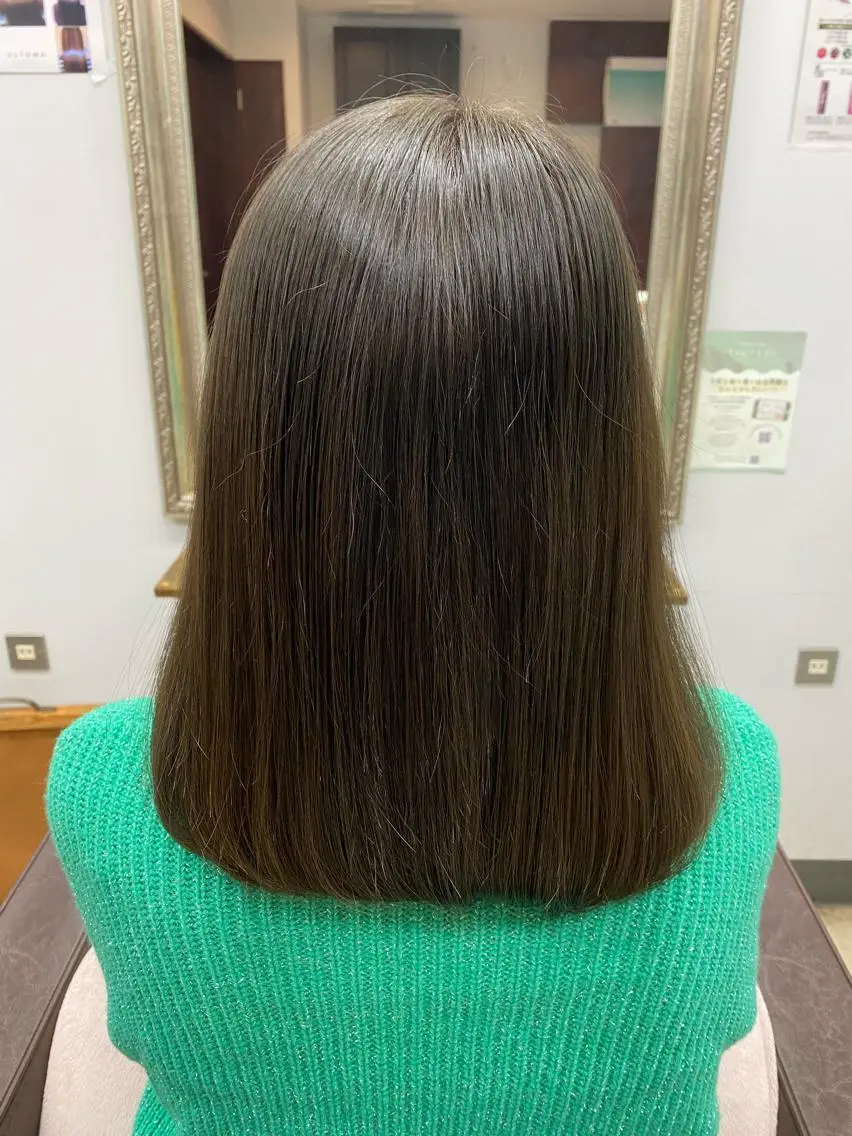 ミディアム カラー イルミナカラー トリートメント 産休の為お休みです! 小島凜のヘアスタイル