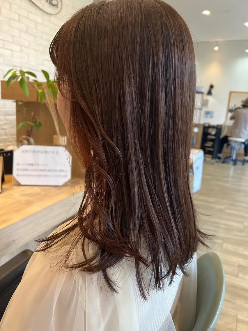 ミディアム ピンクブラウン 森本 美咲のヘアスタイル
